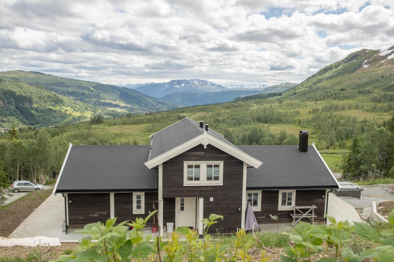 Rolfhytta - Fosskamben 19 Villa Sogndal Exterior photo